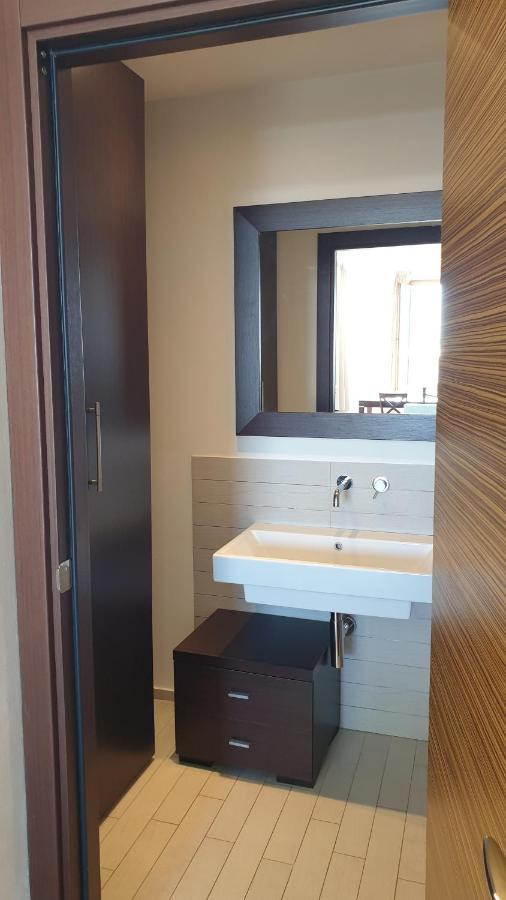 Cala Dei Mori Aparthotel Livorno Ngoại thất bức ảnh
