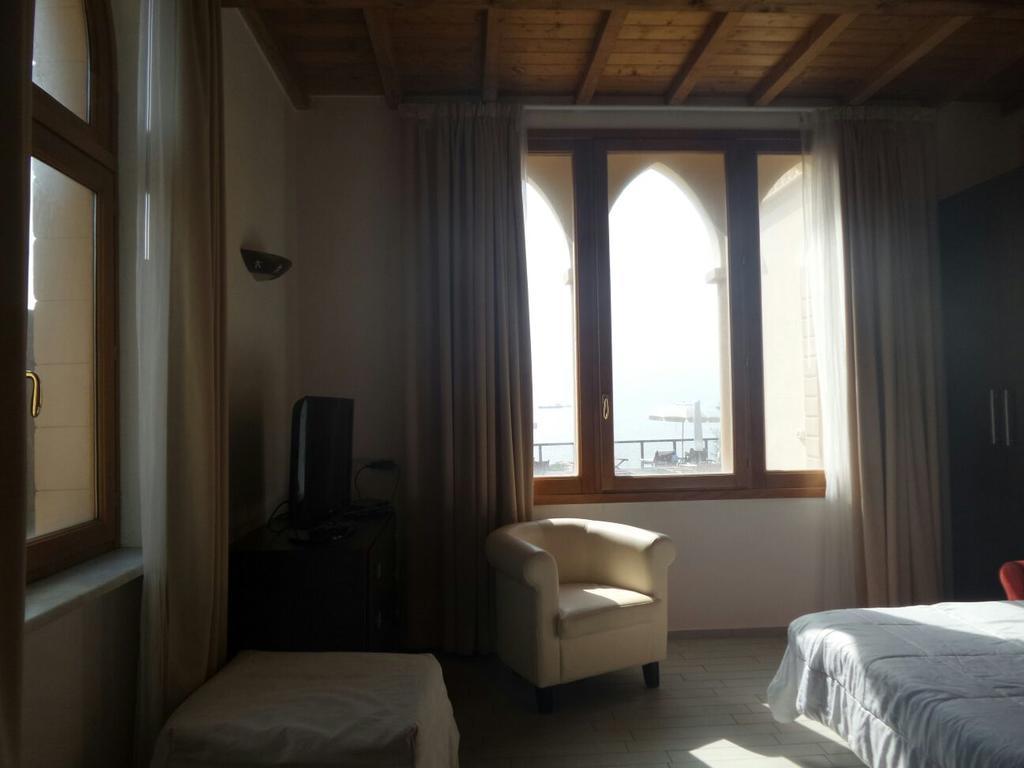 Cala Dei Mori Aparthotel Livorno Ngoại thất bức ảnh